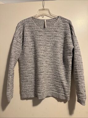 Leo & Nicole Heather Gray Crewneck Sweater